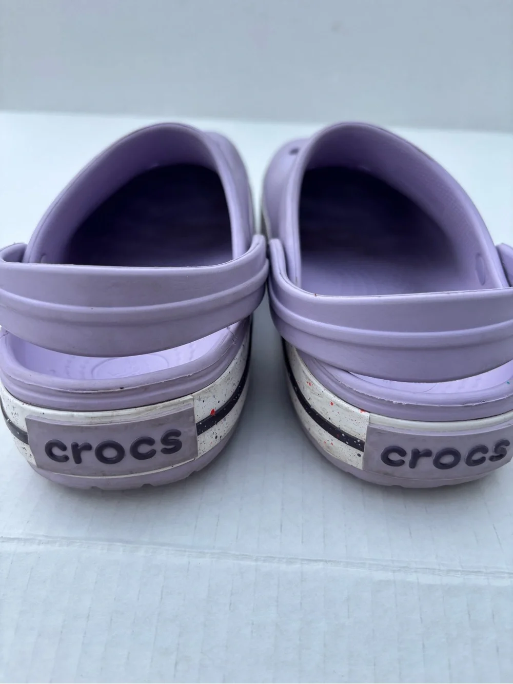 CROCS Kids Classic Clog in Lavender with Speckled White Sole size J5